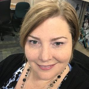 Meet your Posher, Lori